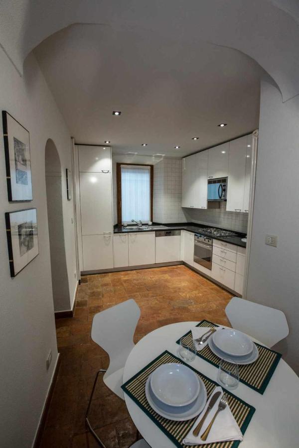 Historical Apartment In The Center Of Gravedona - Larihome A02 Bagian luar foto